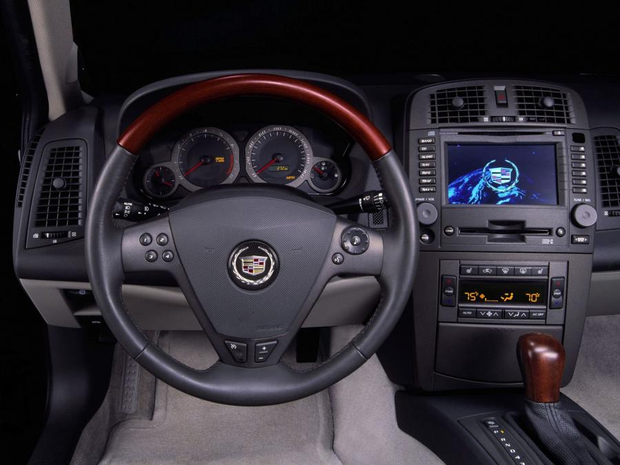 Cadillac CTS 2002 года  (фото 21 из 26)